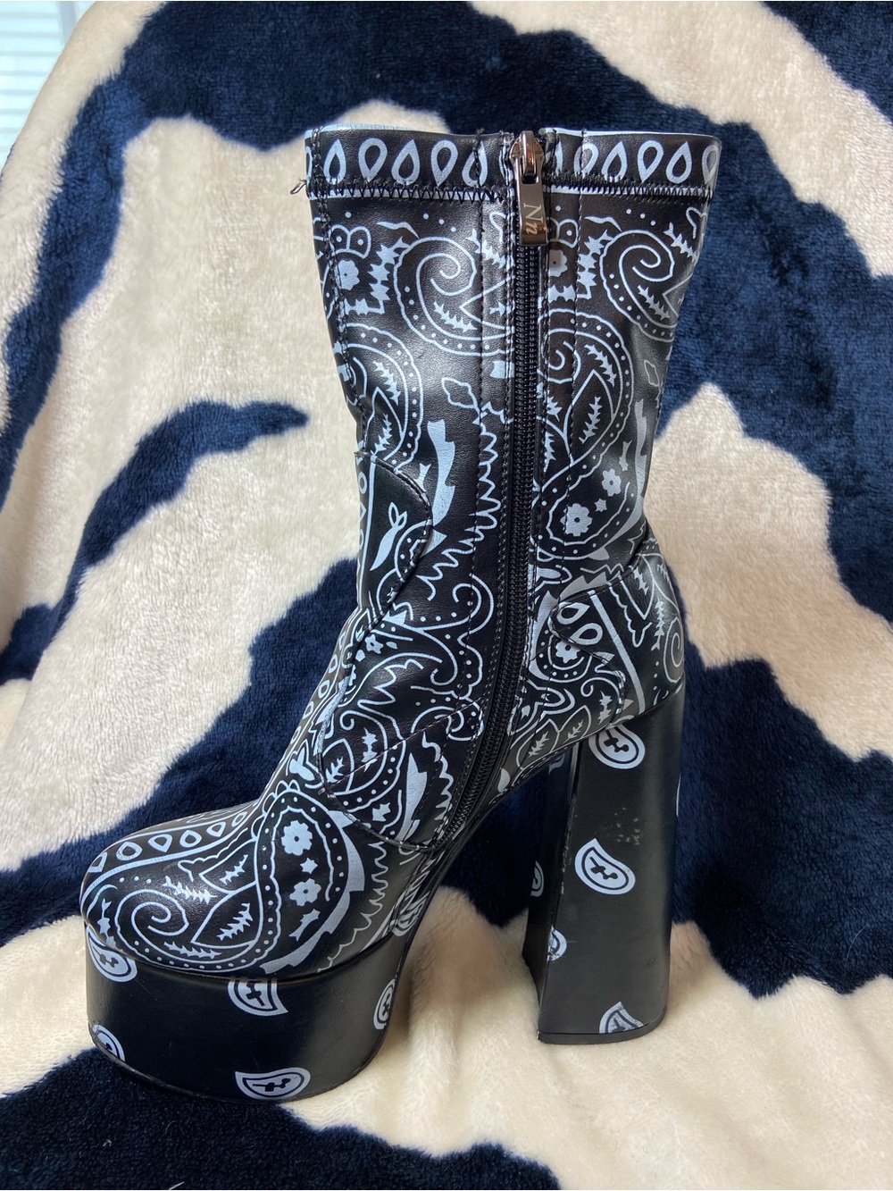 The Clarke Boots Nicolette Nichelle Platform Bandana Paisley Calf Size 8 Chunky